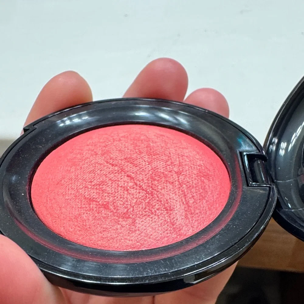 Saie Blush in Bold Coral - Picture 4 of 4